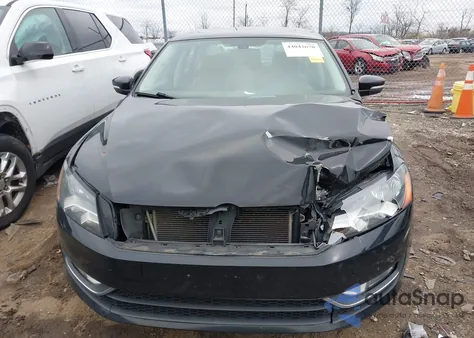 2013 Volkswagen Passat 2.5L Sel Premium z USA, uszkodzony, nr VIN 1VWCP7A36DC078035